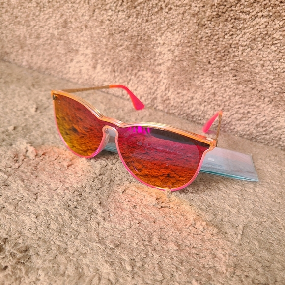 Blenders Sunglasses North Park X2 in Epic Dreamer - Picture 10 of 13